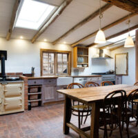 Ut vel orci non arcu condimentum